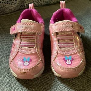 Size 7 Minnie Mouse shoes USED